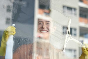  Window Cleaning Accessories in BC | How to Choose the Right Window Cleaning Accessories