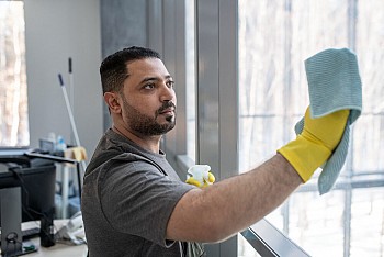 Reducing Chemical Use with Microfibre Cleaning Tools in Alberta for Commercial Buildings 